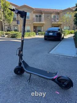 Apollo-Go 2024 Premium Dual-Motor E-Scooter with40mi/28 Speed USED LOCAL PICKUP