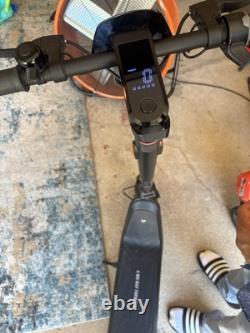 Niu? KQi3 Pro 350 Watts Kick Electric Scooter Black (K3P31EB1A11)