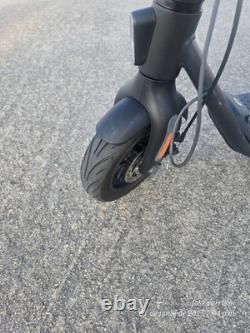 Segway NinebotMAXG2 Electric KickScooter Ride-On with 1000W Motor